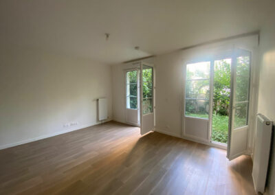 lOCATION STUDIO MONTEVRAIN AVEC JARDIN